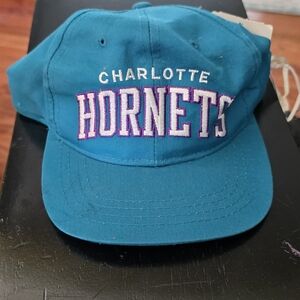 New Vintage 90s CHARLOTTE HORNETS Starter Snapback Cap. Youth Size